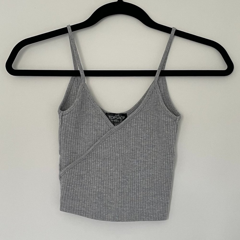 Topshop – Ribbed Grey Cropped Camisole